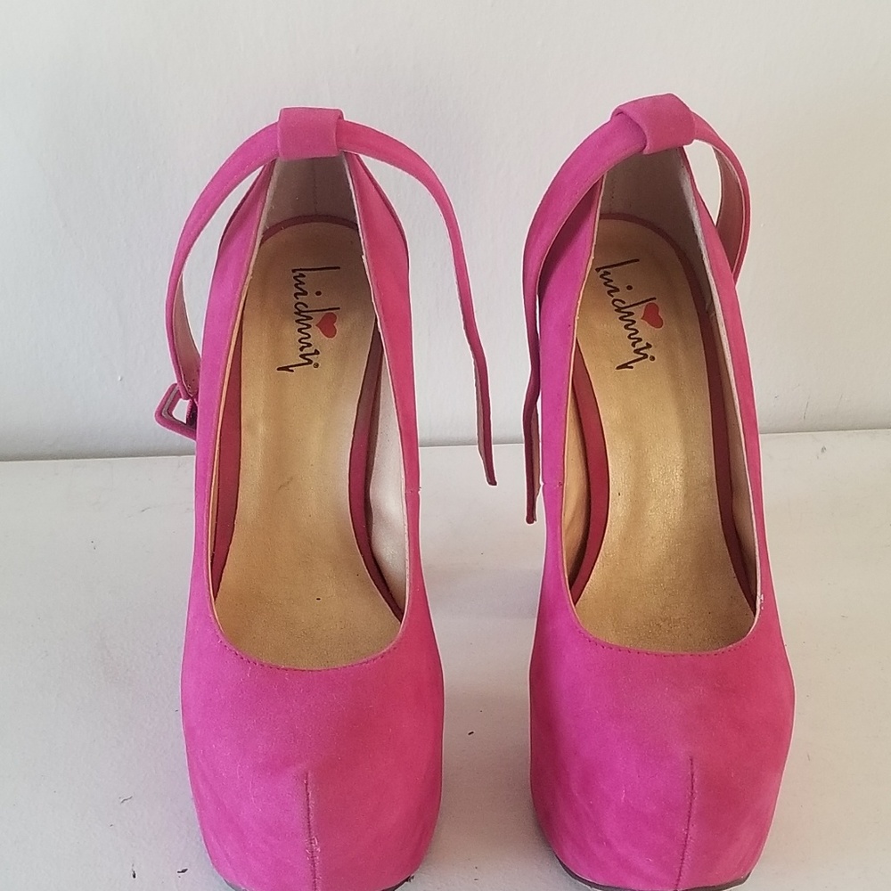 Pumps with Sassyness
